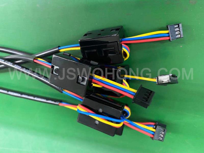 Industrial control EMC signal harness with snap-on magnetic ring